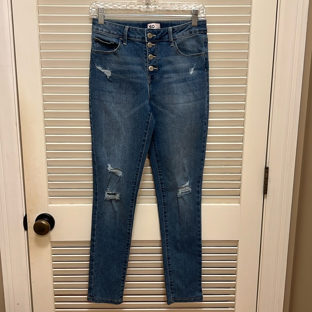 SO Distressed Jeans in Medium Wash, Size 14, EUC
